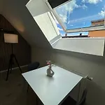 Apartment Stylish Top-floor Apt. 1 - Apolonialiving
