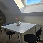 Stylish Top-floor Apt. 1 - Apolonialiving Apartment *
