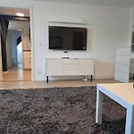 Stylish Top-floor Apt. 1 - Apolonialiving