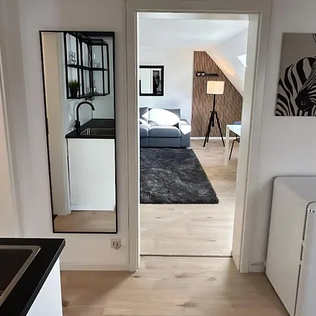 Stylish Top-floor Apt. 1 - Apolonialiving