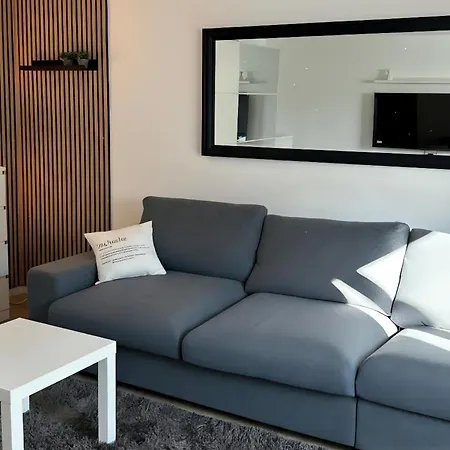 Stylish Top-floor Apt. 1 - Apolonialiving *