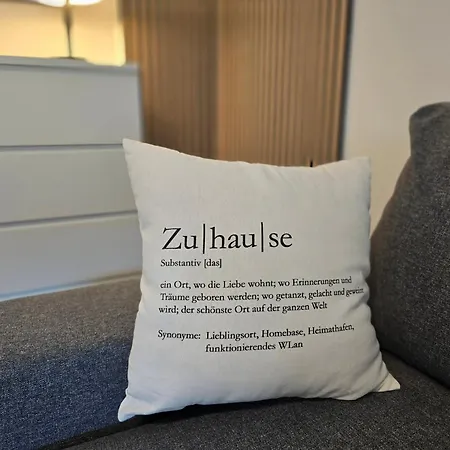 아파트 Stylish Top-floor Hideaway For Two In Karlsruhe-muehlburg - Apolonialiving - Apt1 *