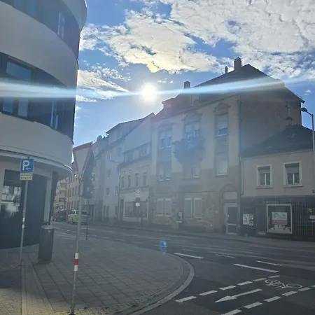 Stylish Top-floor Hideaway For Two In Karlsruhe-muehlburg - Apolonialiving - Apt1 카를스루에