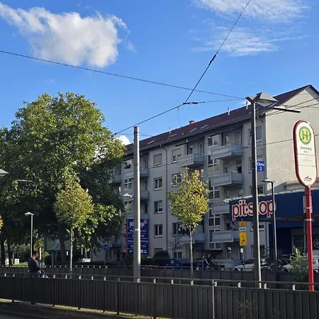 아파트 Stylish Top-floor Hideaway For Two In Karlsruhe-muehlburg - Apolonialiving - Apt1