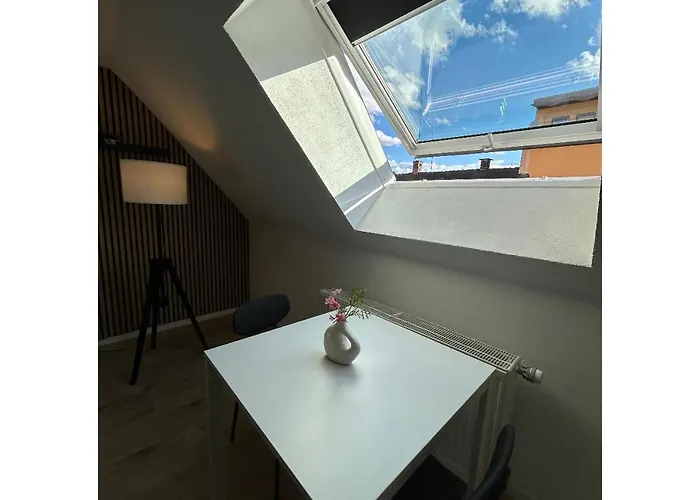 Daire Stylish Top-floor Hideaway For Two In Karlsruhe-muehlburg - Apolonialiving - Apt1